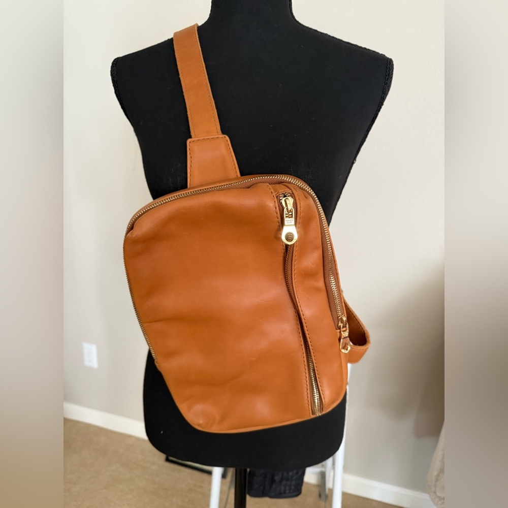 Parker Clay sling bag **New**